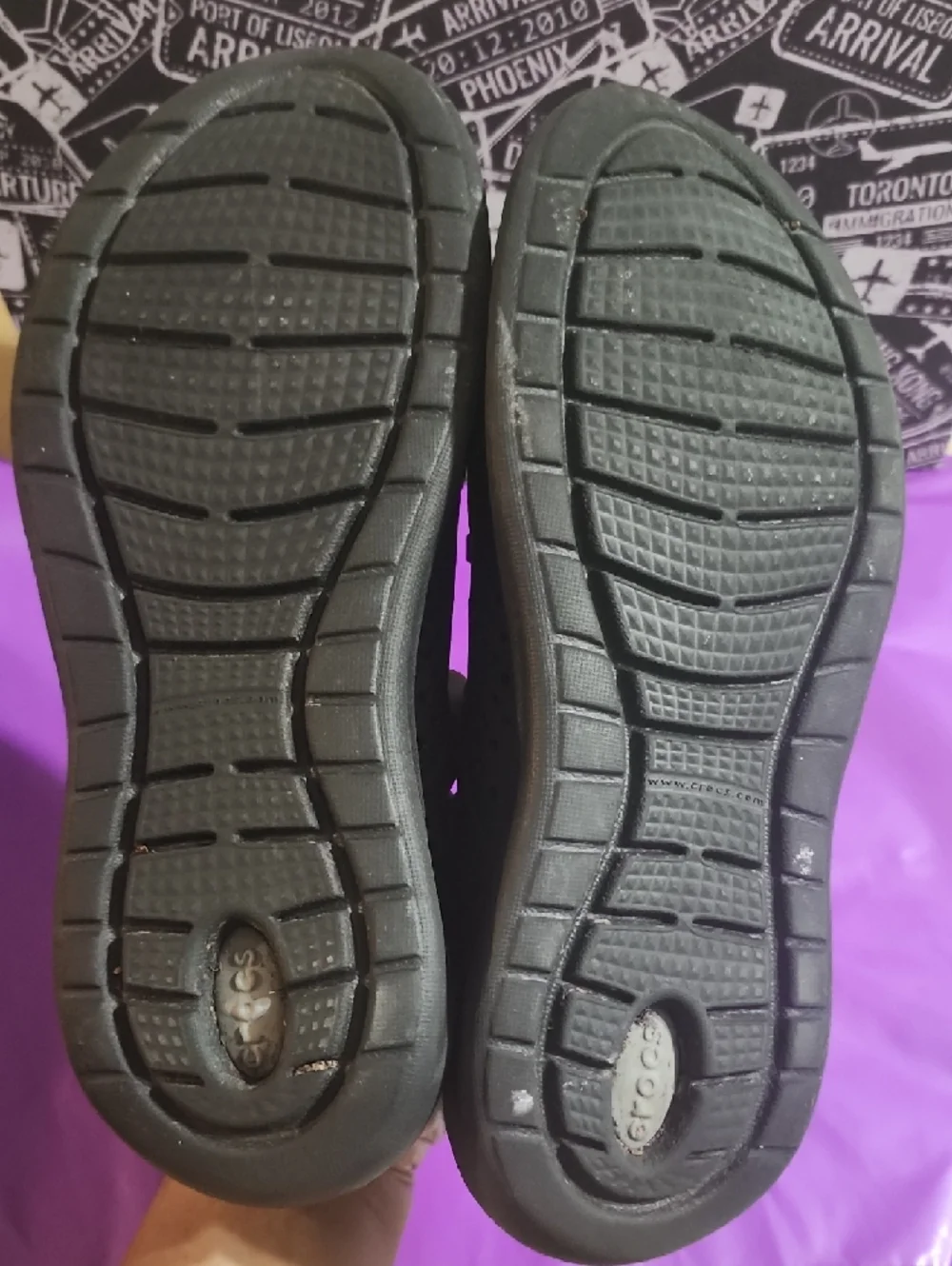 Crocs - Youth/Juniors size 6 Black Perforated Casual Sneakers